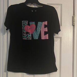 “Love” Graphic T-Shirt Size M. New/no wear. Great condition!